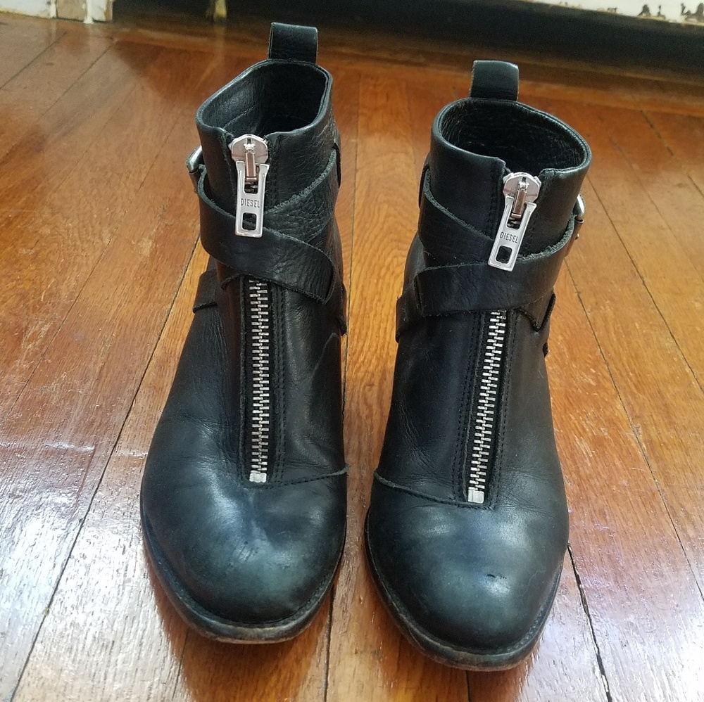 😎 Diesel Buckled Ankle Boot 😎